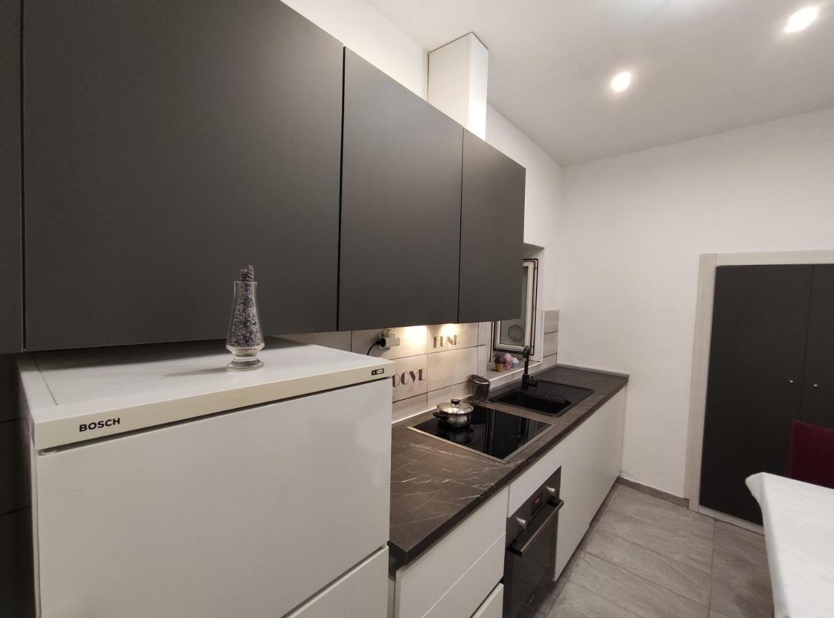 Apartment Tona シベニク エクステリア 写真