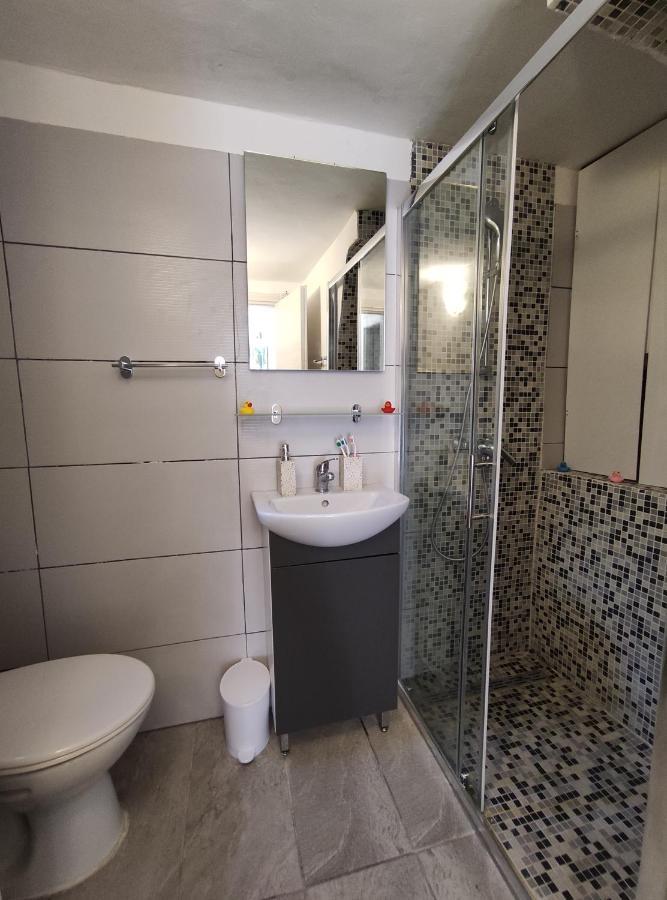 Apartment Tona シベニク エクステリア 写真