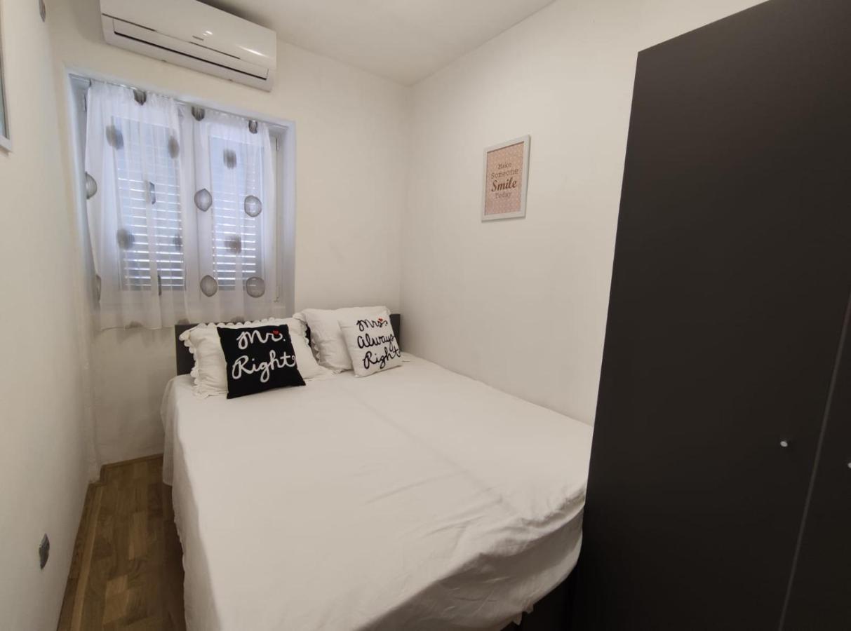 Apartment Tona シベニク エクステリア 写真