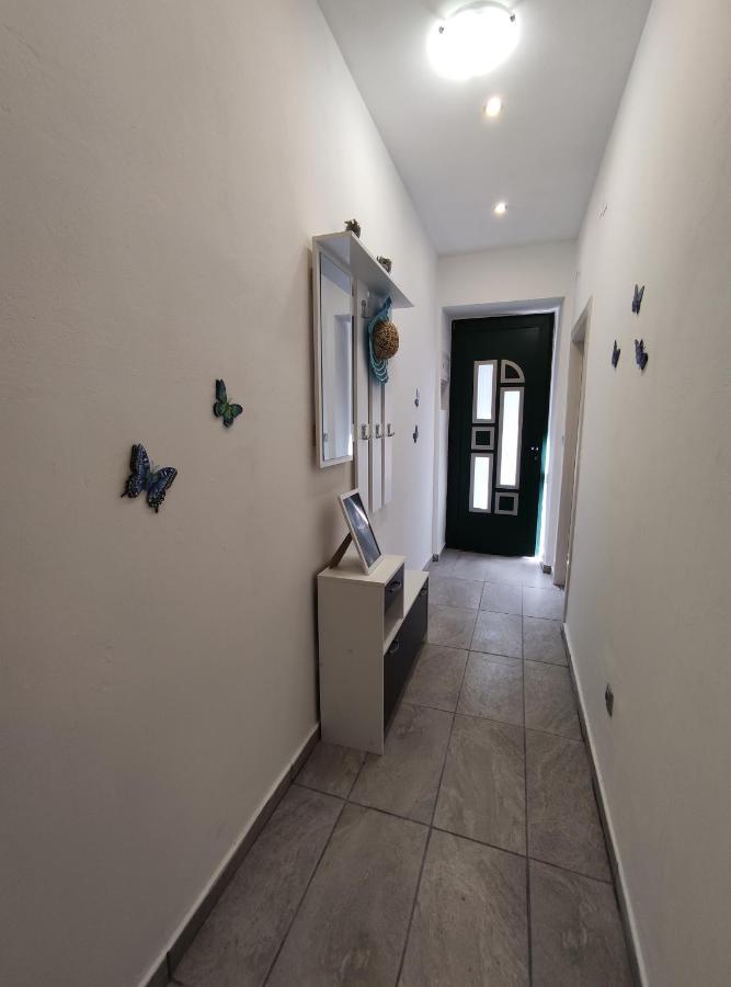Apartment Tona シベニク エクステリア 写真